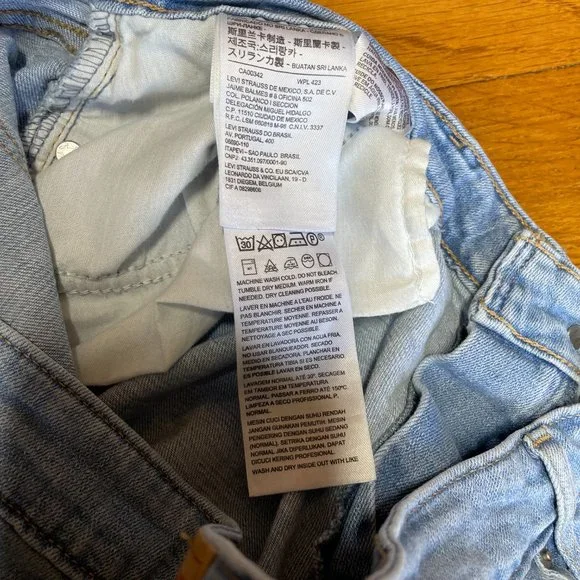 Levi's Women's Light Blue Skinny Jeans - Picture 10 of 11